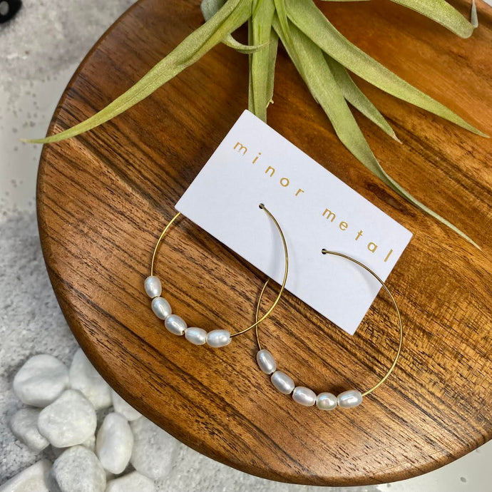 freshwater pearl hoop earrings