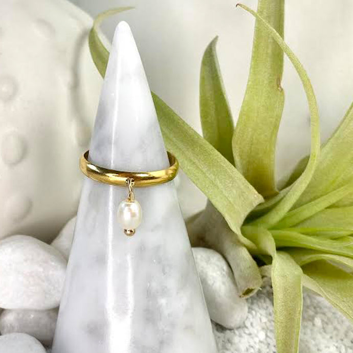 freshwater pearl dangling ring